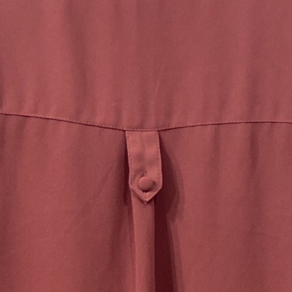 Torrid Harper Georgette Pullover Top/ Blouse 3/4 sleeve in Maroon size 2 - Picture 9 of 12